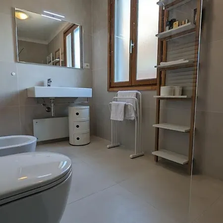 B042-functional With Balcony Suquet * كان