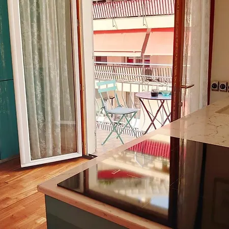B042-functional With Balcony Suquet 公寓