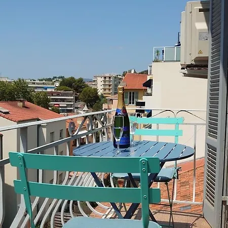 B042-functional With Balcony Suquet