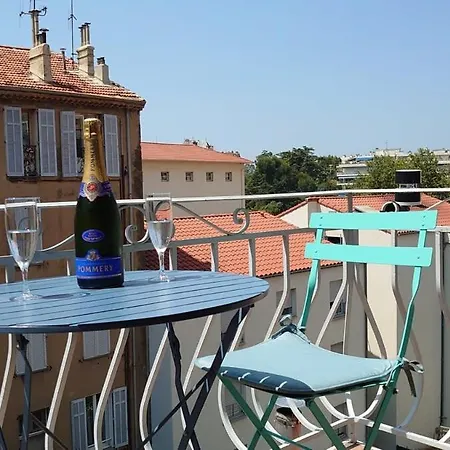 B042-functional With Balcony Suquet