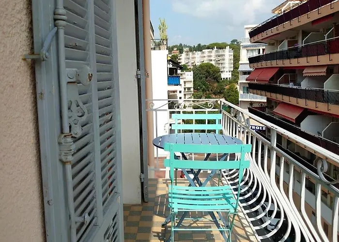 B042-functional With Balcony Suquet *