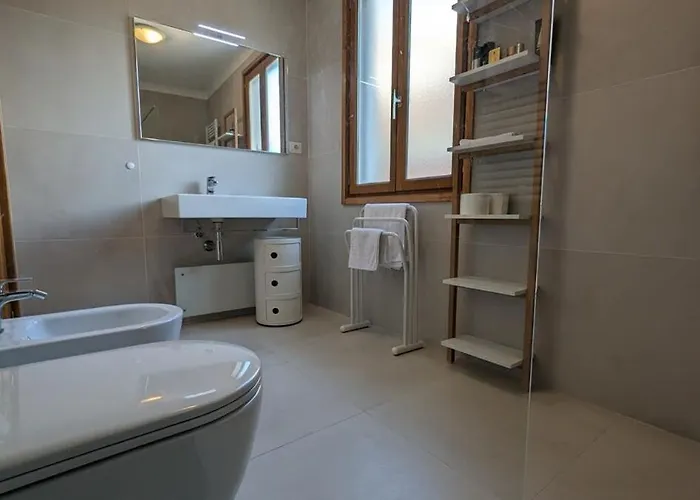 B042-functional With Balcony Suquet * Cannes
