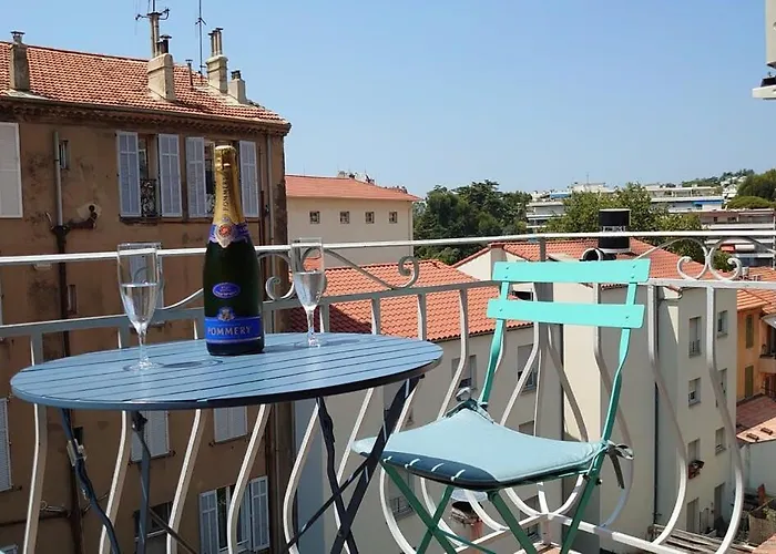 B042-functional With Balcony Suquet
